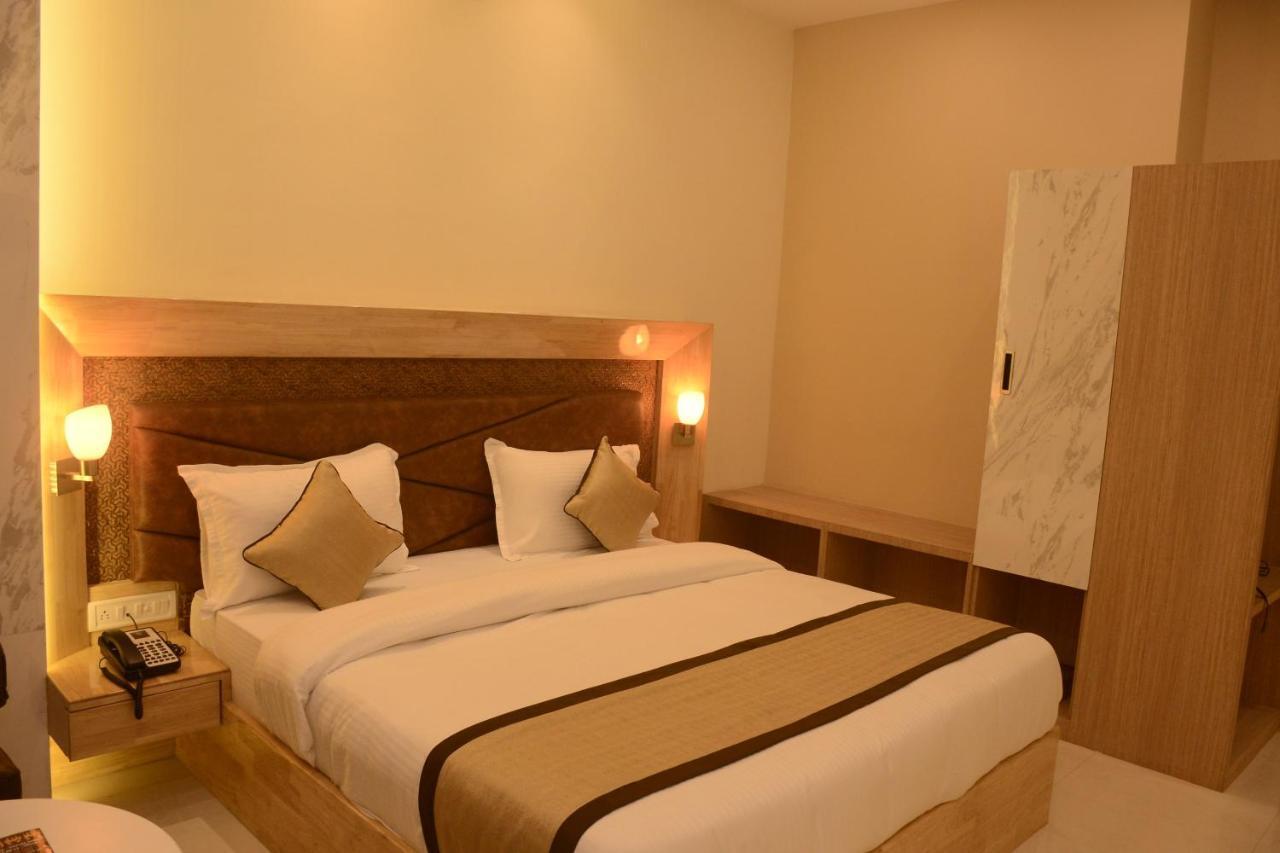 Hotel Bharat Kota  Kültér fotó