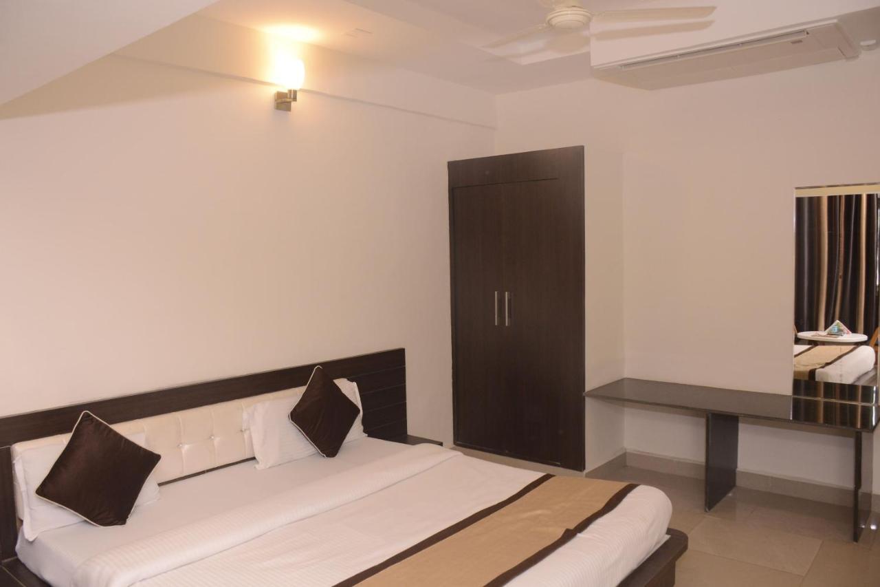 Hotel Bharat Kota  Kültér fotó