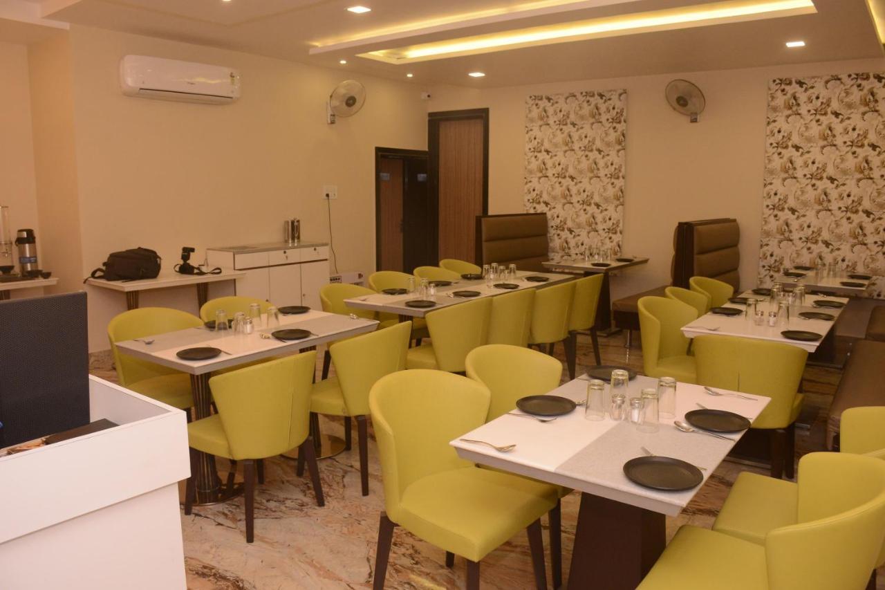 Hotel Bharat Kota  Kültér fotó
