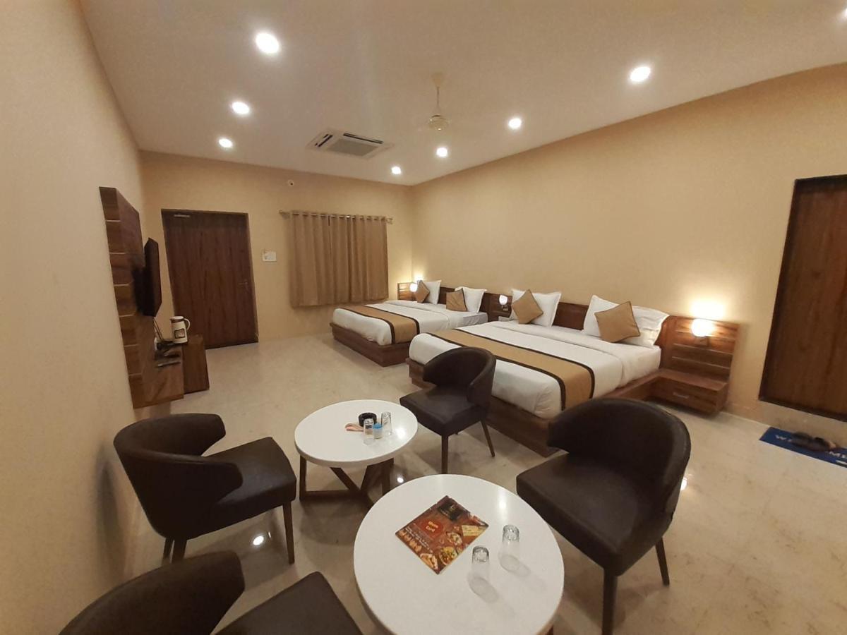 Hotel Bharat Kota  Kültér fotó