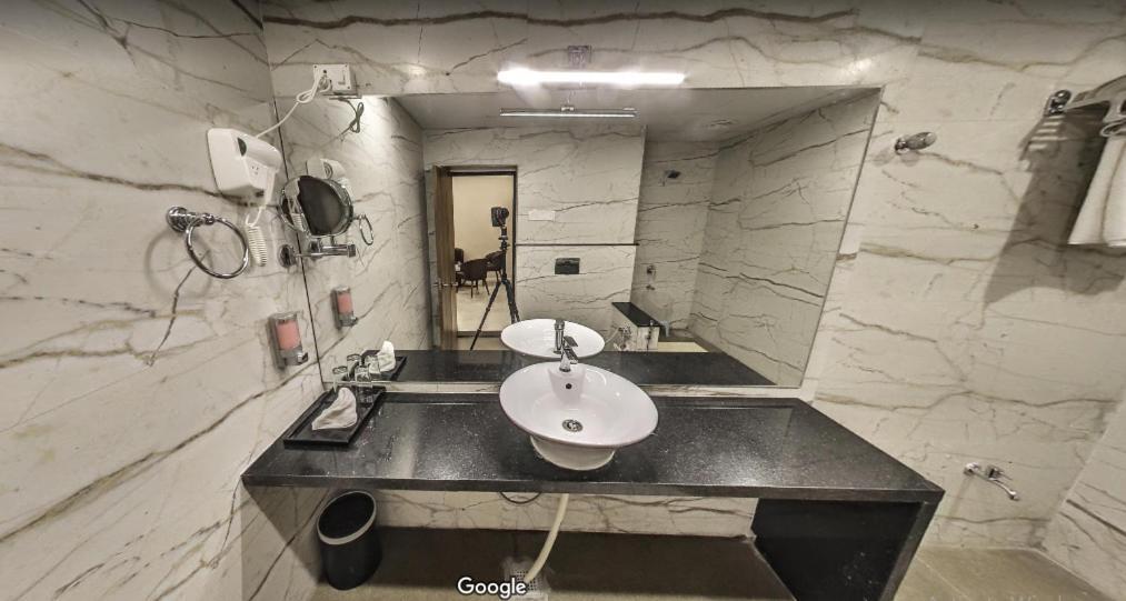 Hotel Bharat Kota  Kültér fotó