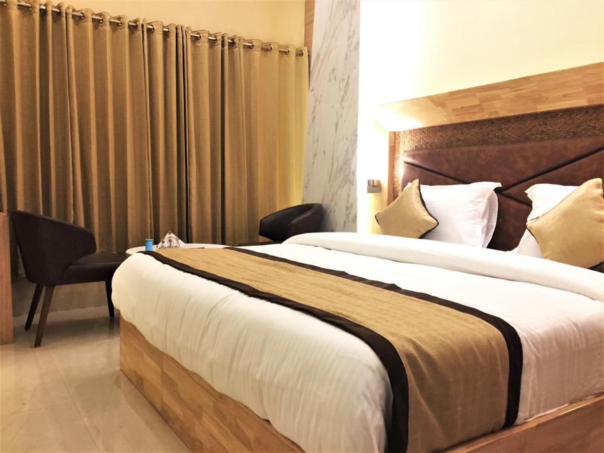 Hotel Bharat Kota  Kültér fotó