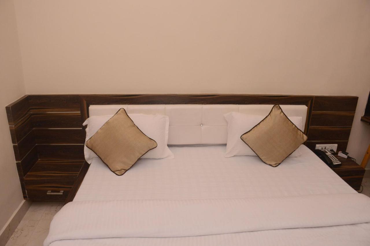 Hotel Bharat Kota  Kültér fotó