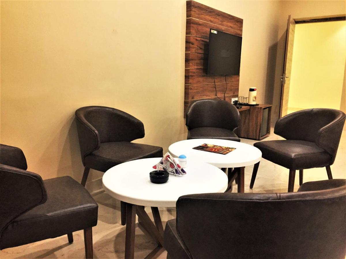 Hotel Bharat Kota  Kültér fotó