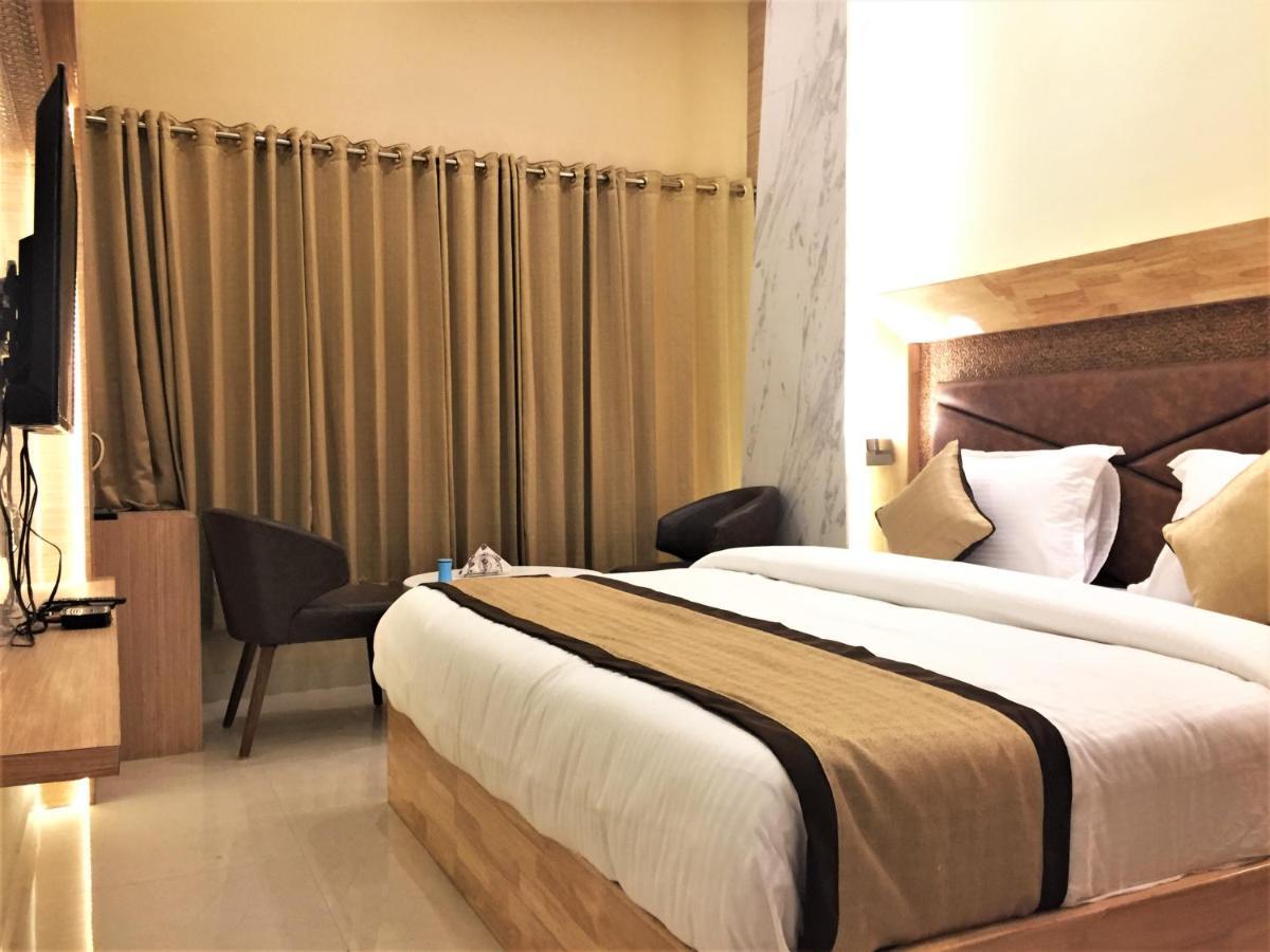 Hotel Bharat Kota  Kültér fotó