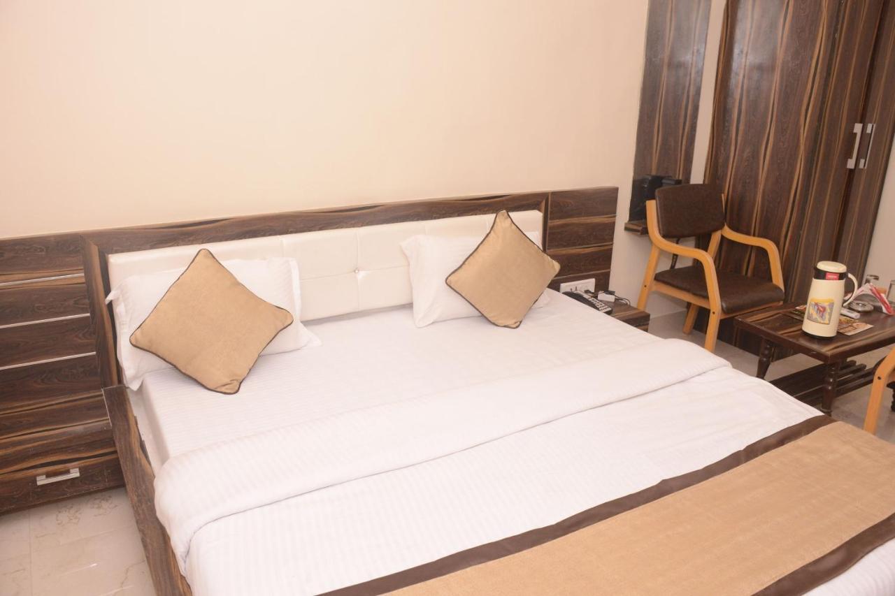 Hotel Bharat Kota  Kültér fotó